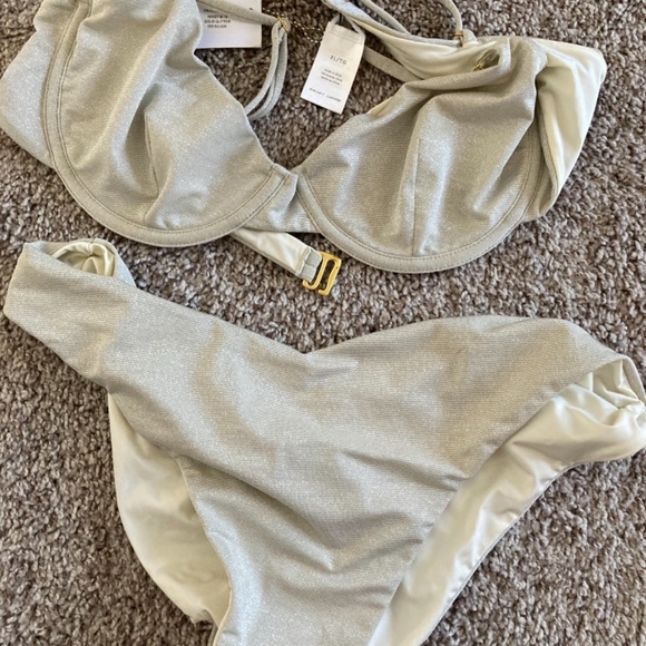 Too big - Picture 3 of 3